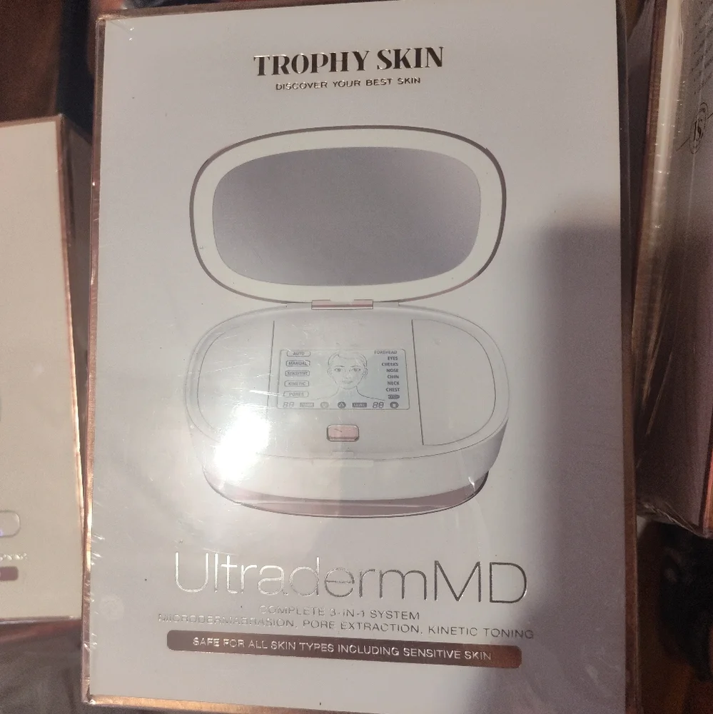 Trophy Skin UltradermMD Complete 3 in 1 System - Picture 5 of 8